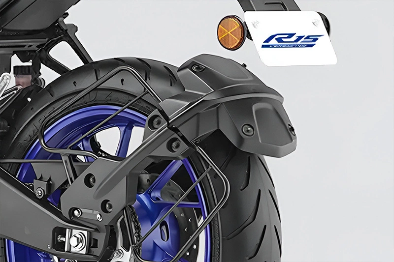 Yamaha R15 V4