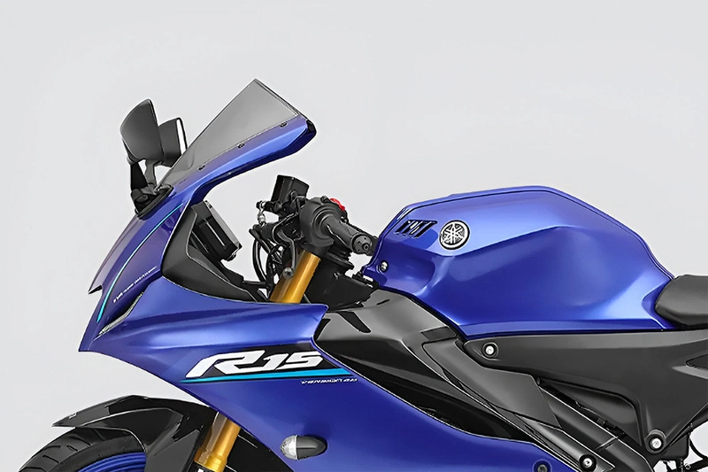 Yamaha R15 V4